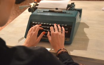 typewriter-gf044b93f8_1280